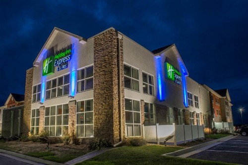 Holiday Inn Express & Suites Rapid City an IHG Hotel - image 13
