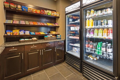 Holiday Inn Express & Suites Rapid City an IHG Hotel - image 23