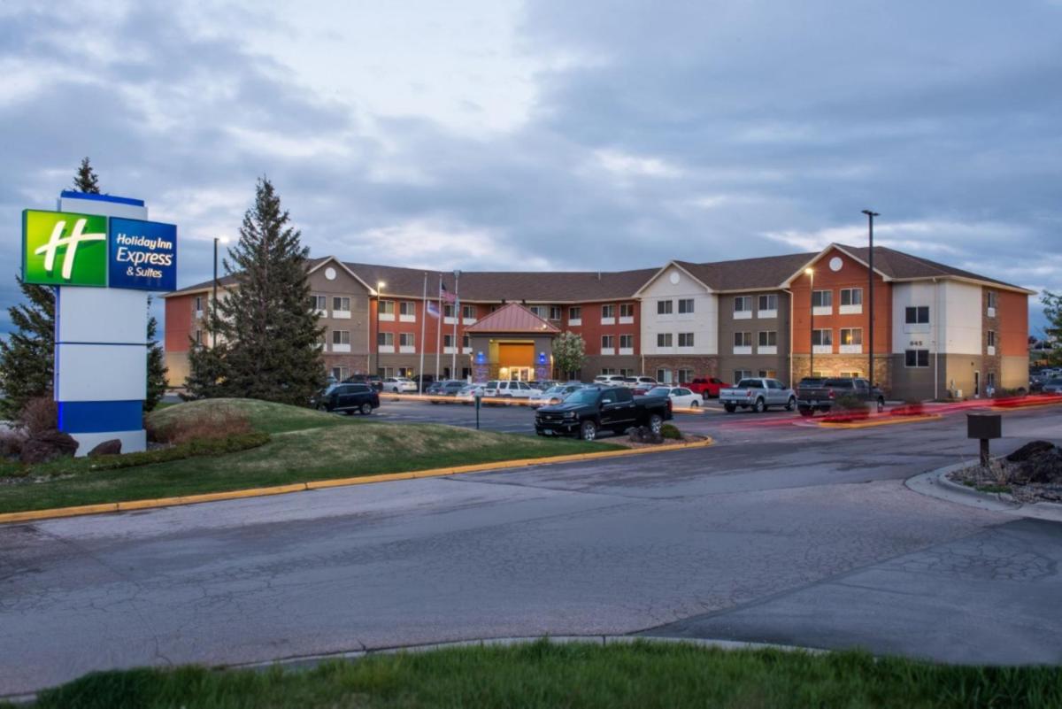 Holiday Inn Express & Suites Rapid City an IHG Hotel - image 5
