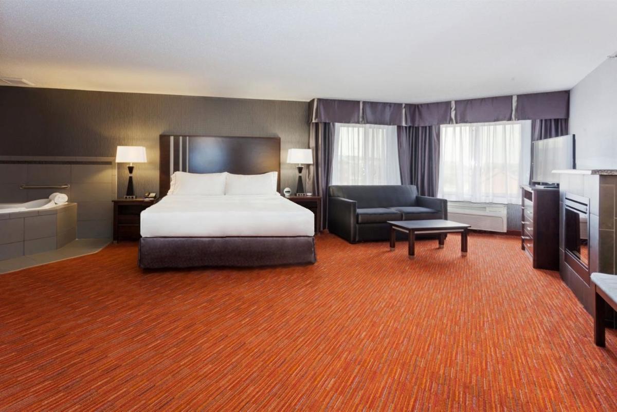 Holiday Inn Express & Suites Rapid City an IHG Hotel - image 6