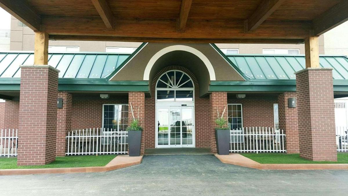 Country Inn & Suites by Radisson Rapid City SD - image 2