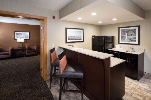Best Western Ramkota Hotel - image 19