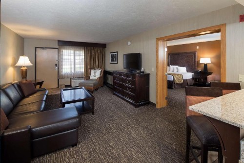 Best Western Ramkota Hotel - image 2