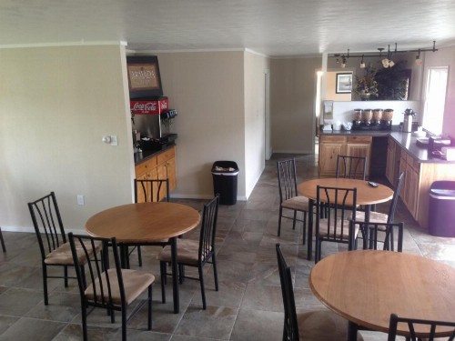 Town House Motel - image 7
