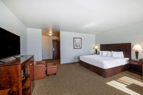 Baymont by Wyndham Rapid City - image 24