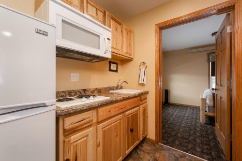 Black Elk Resort - image 2