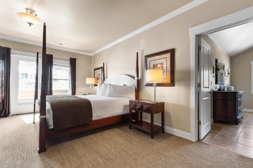 Summer Creek Inn - image 27