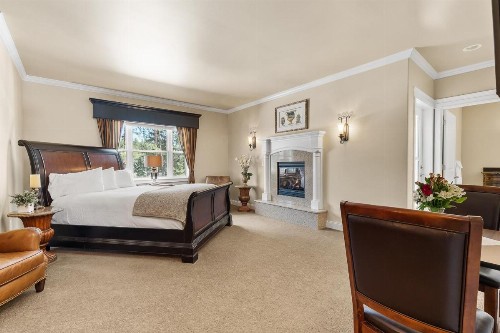 Summer Creek Inn - image 28