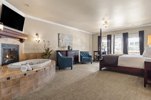 Summer Creek Inn - image 4