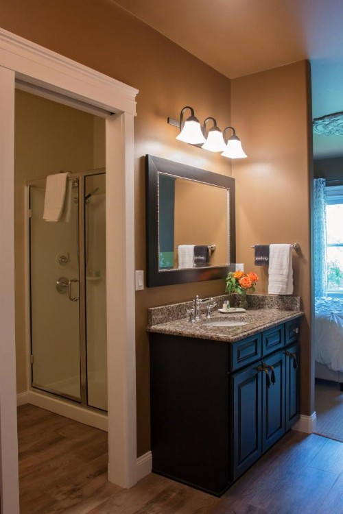Summer Creek Inn - image 8