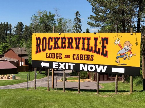 Rockerville Lodge & Cabins - image 21