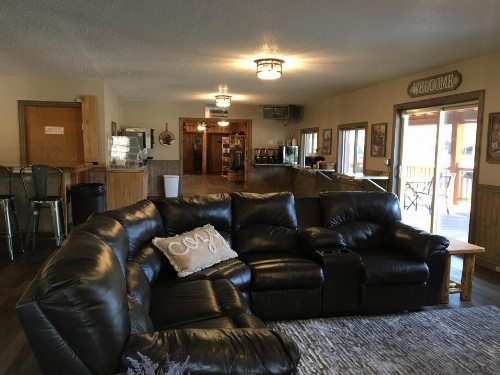 Rockerville Lodge & Cabins - image 39