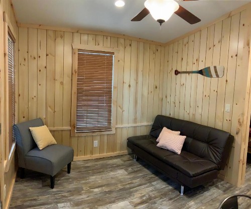 Rockerville Lodge & Cabins - image 44