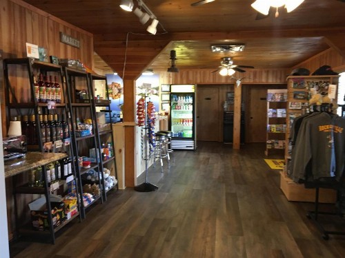 Rockerville Lodge & Cabins - image 45