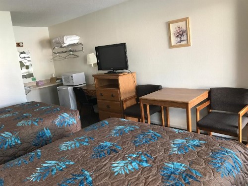 Lazy U Motel - image 10