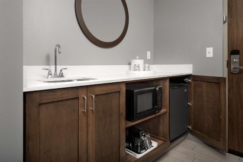 Hampton Inn & Suites Rapid City Rushmore SD - image 20