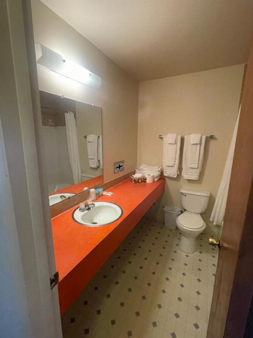 Rawlins Western Lodge - image 11