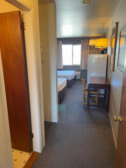 Rawlins Western Lodge - image 18