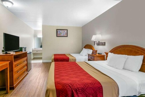 Econo Lodge Northeast - image 13