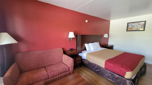 Econo Lodge Northeast - image 14