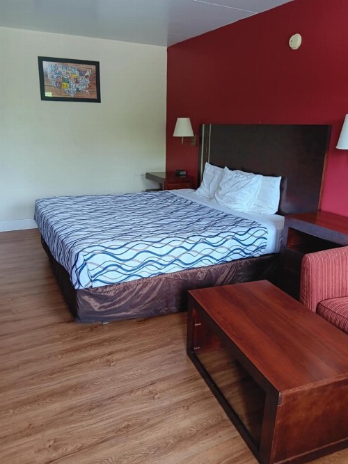 Econo Lodge Northeast - image 18