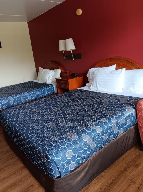 Econo Lodge Northeast - image 22