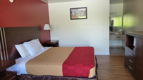 Econo Lodge Northeast - image 5