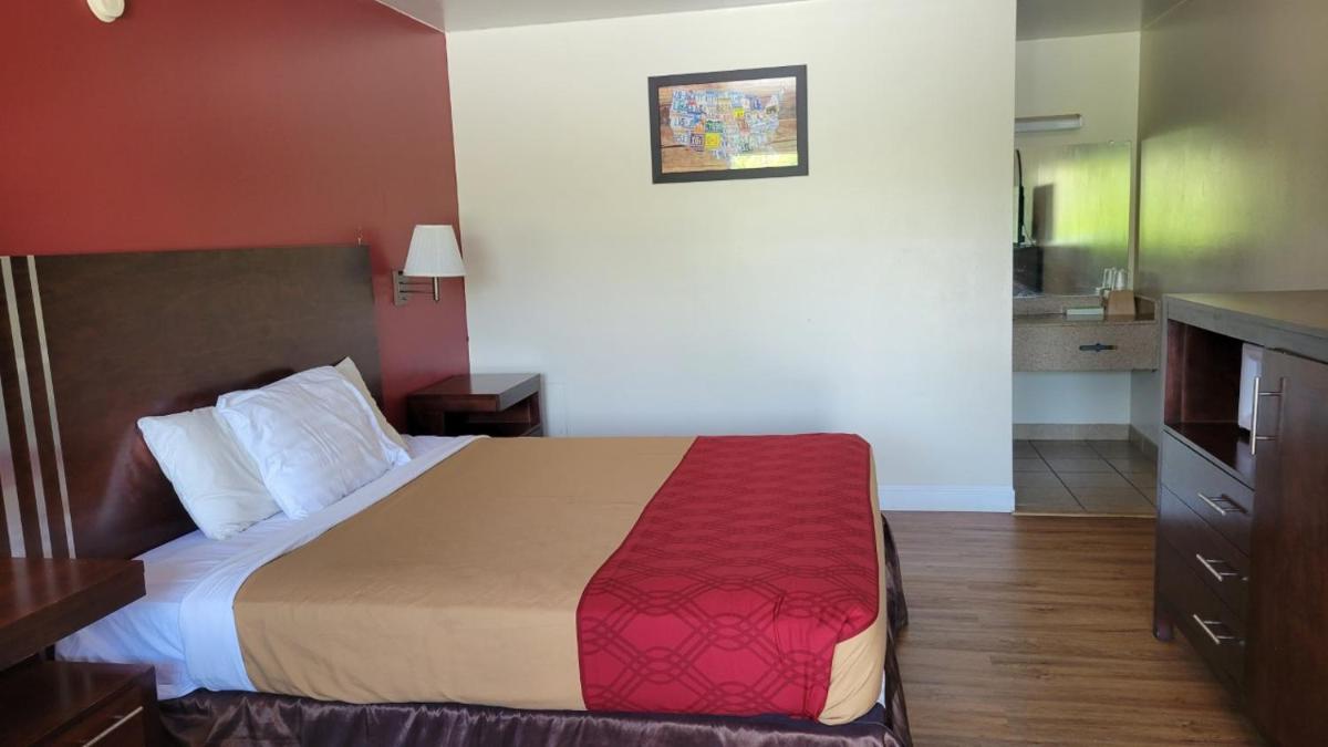Econo Lodge Northeast - image 5