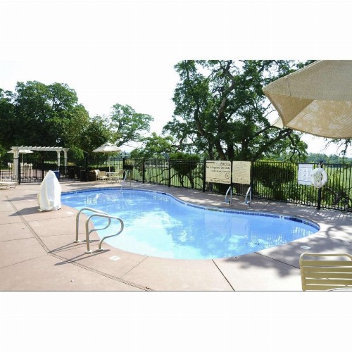Hampton Inn & Suites Red Bluff - image 7