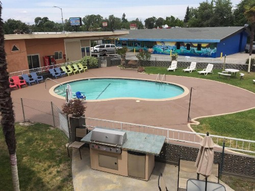 Americas Best Value Inn Red Bluff - image 11