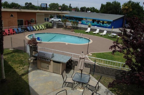 Americas Best Value Inn Red Bluff - image 2