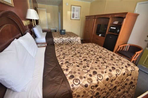Gateway Inn - image 13