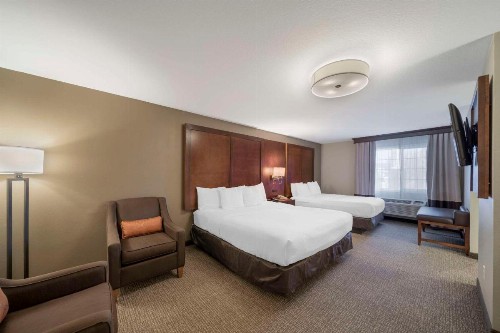 Comfort Suites Red Bluff Near I-5 - image 11