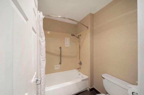 Comfort Suites Red Bluff Near I-5 - image 14