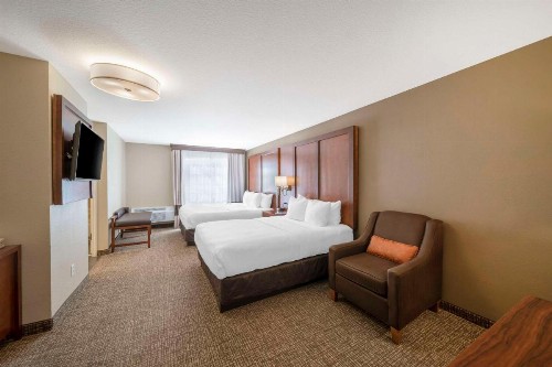 Comfort Suites Red Bluff Near I-5 - image 16