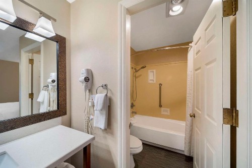 Comfort Suites Red Bluff Near I-5 - image 31