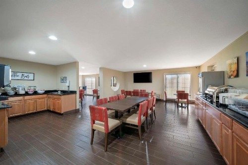 Comfort Suites Red Bluff Near I-5 - image 39