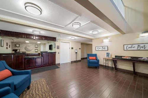 Comfort Suites Red Bluff Near I-5 - image 5