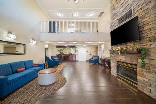Comfort Suites Red Bluff Near I-5 - image 9