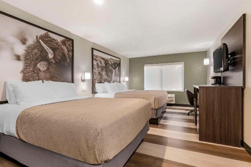 Quality Inn - image 14