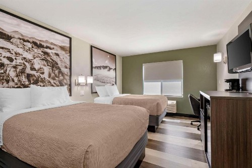 Quality Inn - image 26