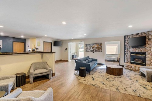 Quality Inn - image 28