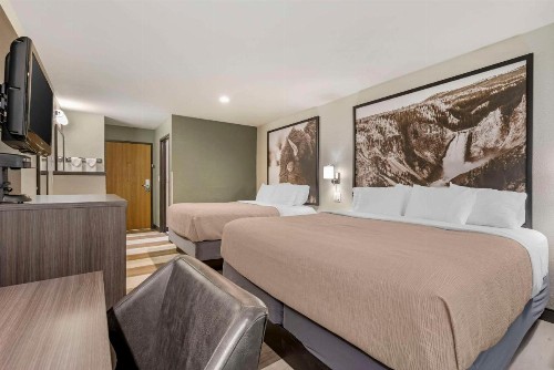 Quality Inn - image 29