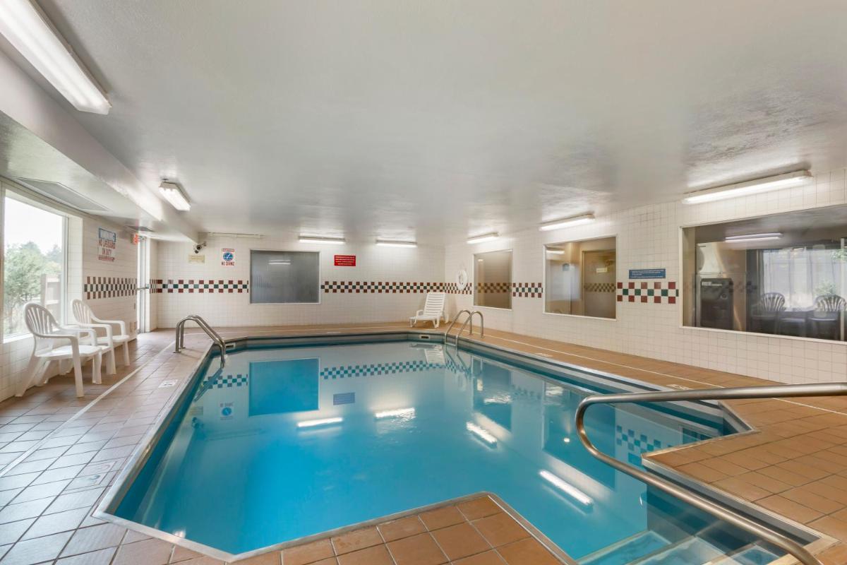 Quality Inn - image 4