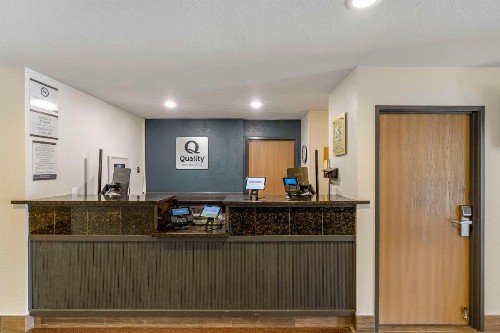 Quality Inn - image 41