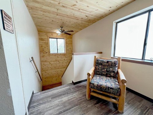 Beartooth Hideaway Inn & Cabins - image 28