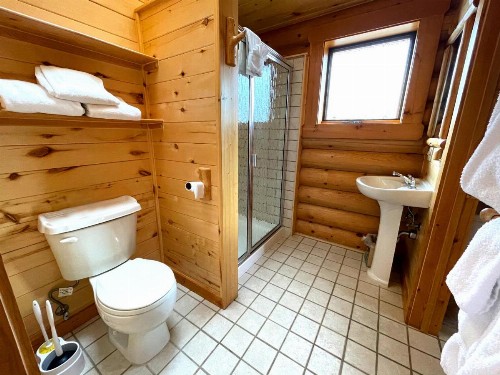 Beartooth Hideaway Inn & Cabins - image 29