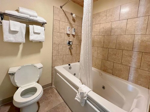 Beartooth Hideaway Inn & Cabins - image 31