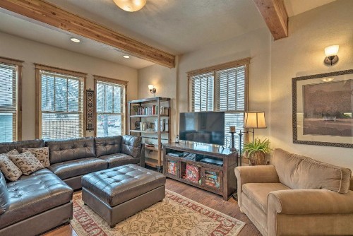 Updated Townhome with Hot Tub - Walk to Downtown! - image 10