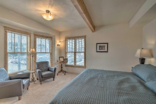 Updated Townhome with Hot Tub - Walk to Downtown! - image 8